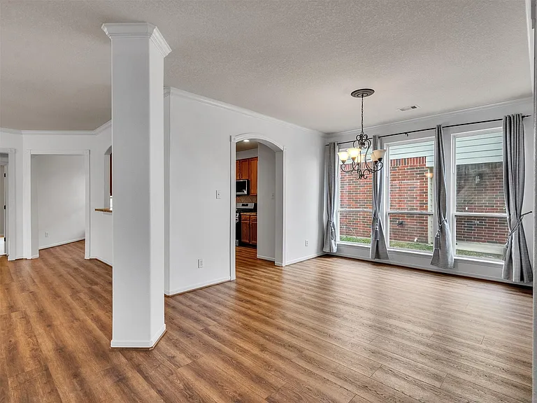 9915 Valance Way — Photo 11