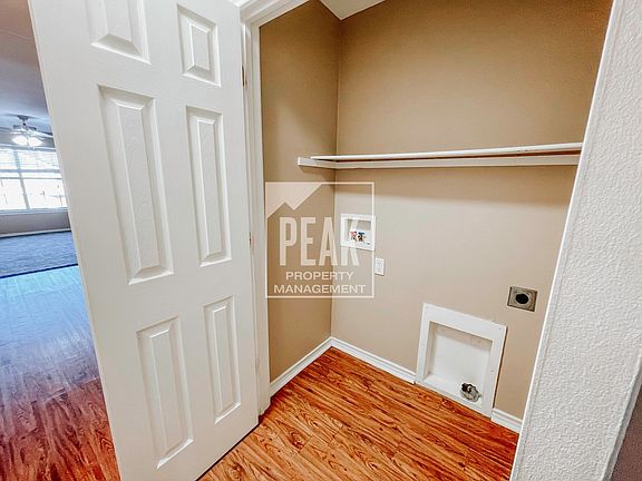 5th image of 336 N Pecan St #7