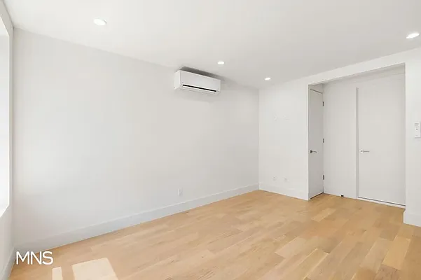 Rented by MNS Marketing | media 34