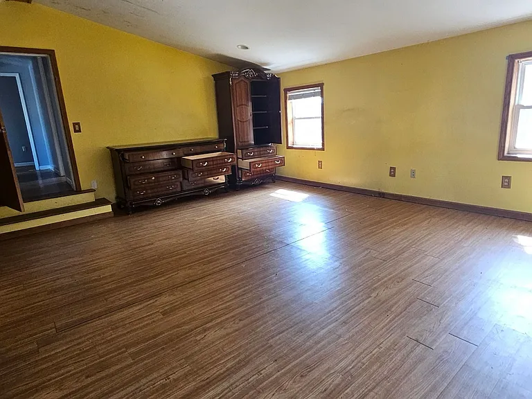 127 Main St #1 — Photo 8