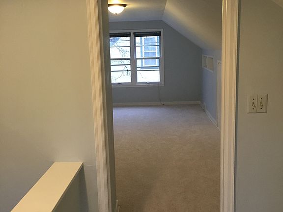 5th image of 1607 Arlington Ave E