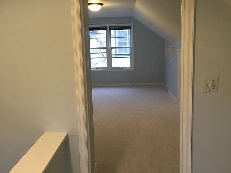 1607 Arlington Ave E — Photo 5