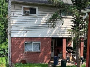 1143 1/2 Goldstrohm Ln, Duquesne, PA 15110