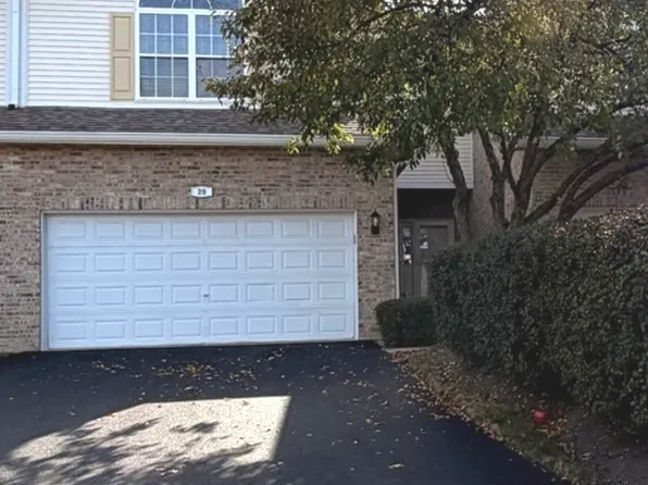 20 Lily Ct, Bolingbrook, IL 60440