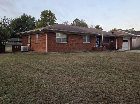 1221 E 2nd St, Cushing, OK 74023