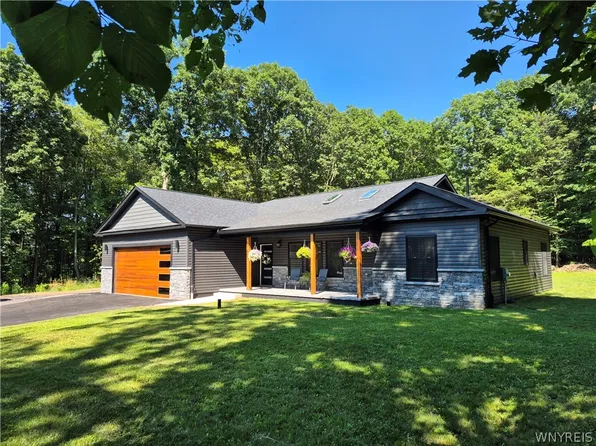 140 Roby St, Lockport, NY 14094