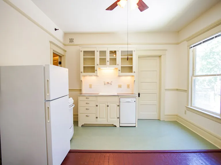 1834 SW 5th Ave #103 — Photo 3