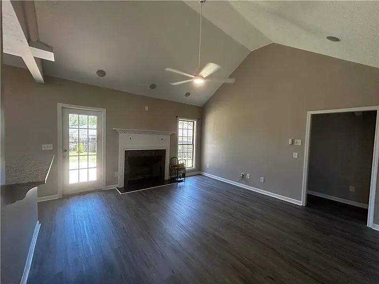 249 Deerfield Ct — Photo 11