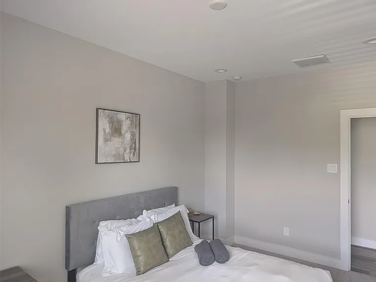 7522 Sandle St — Photo 5