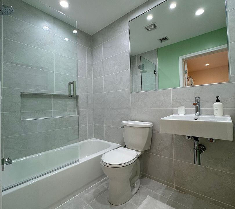 1st image of 805 N West Knoll Dr #2