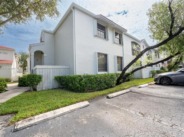 11995 NW 11th St #11995, Pembroke Pines, FL 33026