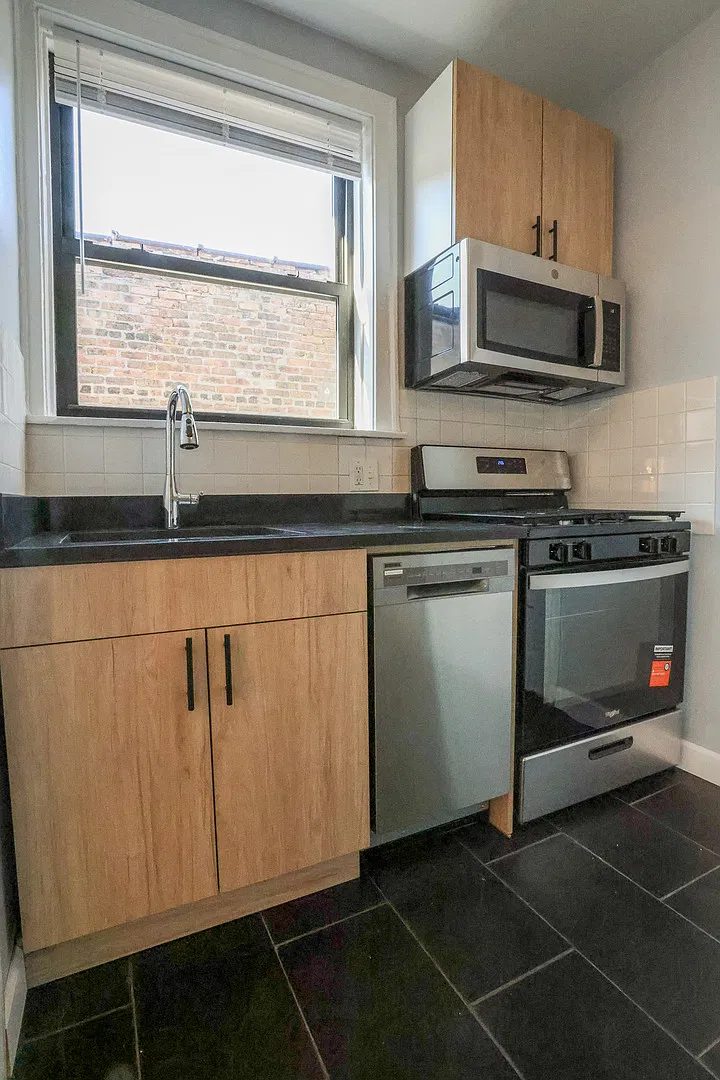 1 bed, $1,695 — Photo 2