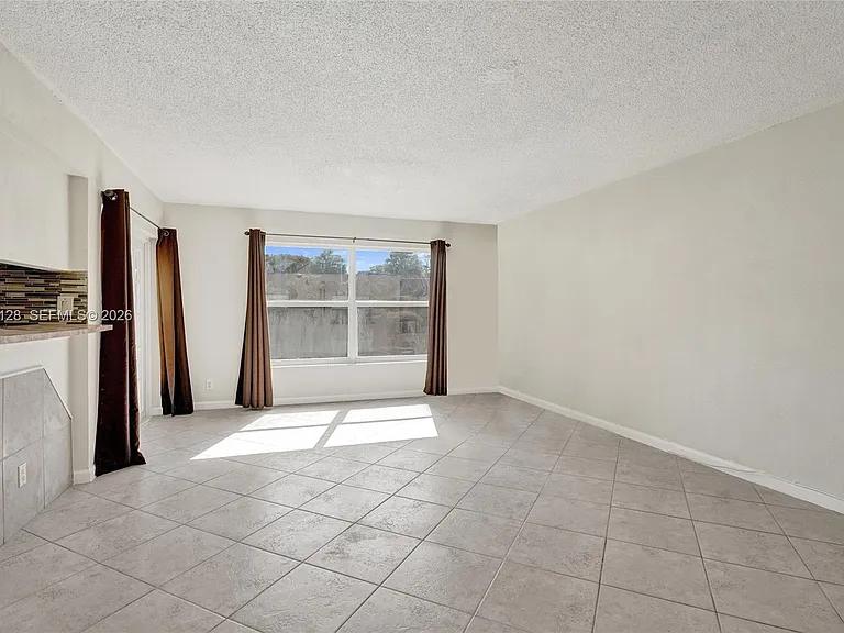 4220 NW 21st St #206 — Photo 4