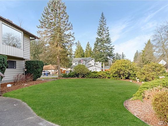 4th image of 4828 129th Pl NE