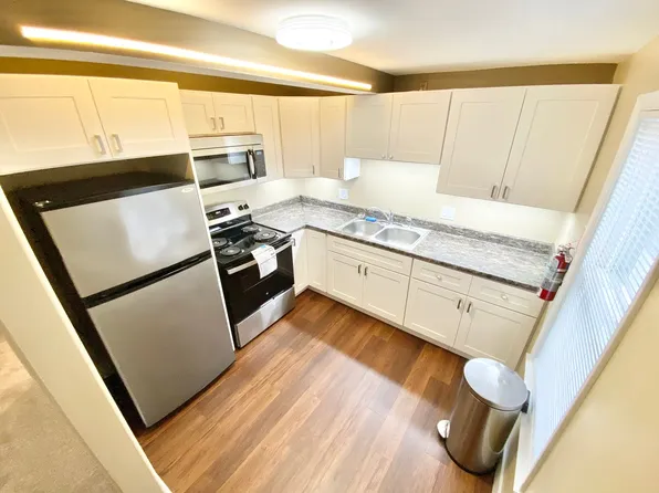 15-17 North Champlain St, 15-17 N Champlain St #4, Burlington, VT 05401