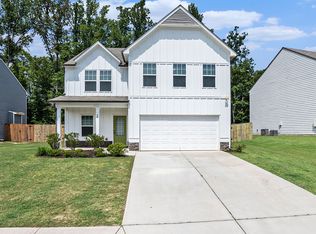 28 Woodland Ct, Dallas, GA 30132
