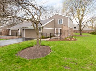 1565 Woodhaven St, Wheaton, IL 60189