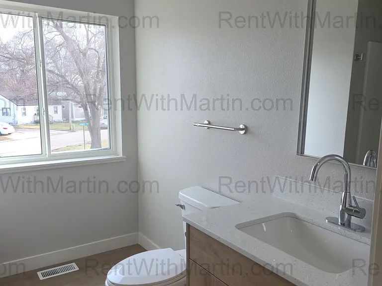 136 Janney Ave — Photo 10