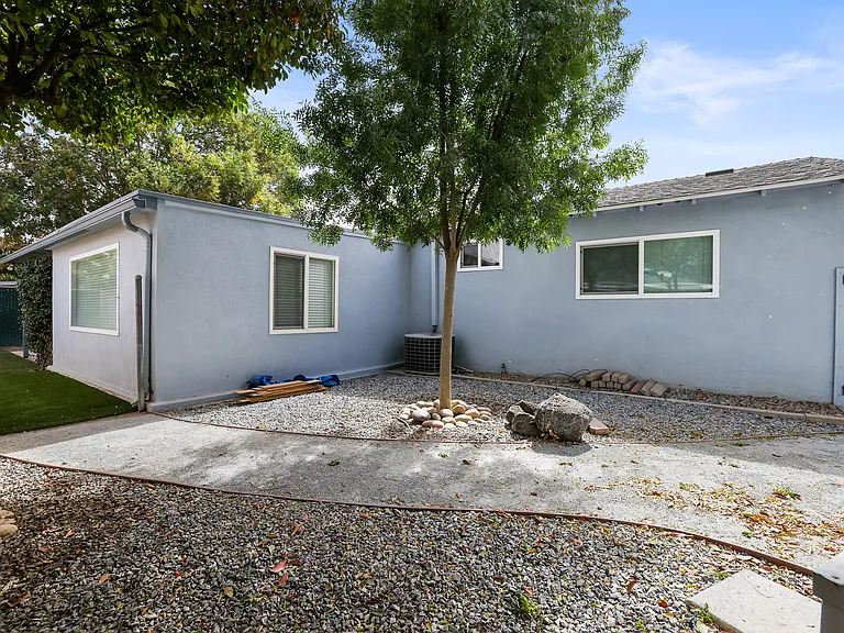 3636 W Tulare Ave — Photo 46