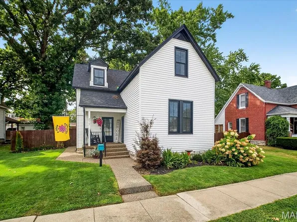 217 N 6th St, Saint Charles, MO 63301