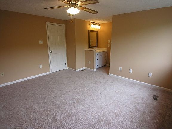 5th image of 9229 Sheffield Hunt Ct