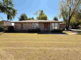 902 Wakefield Rd, Perry, OK 73077