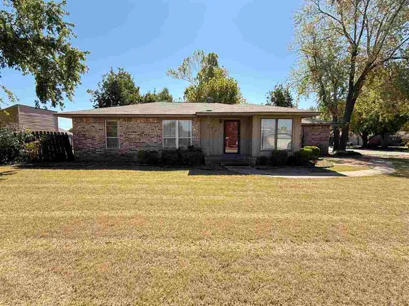 902 Wakefield Rd, Perry, OK 73077