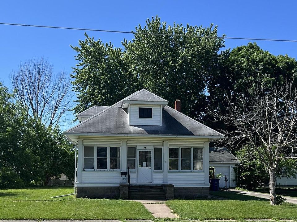 2nd image of 109 SW 5th St