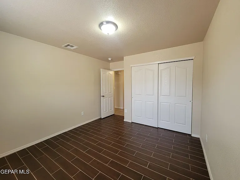 14211 Otter Point Dr — Photo 32