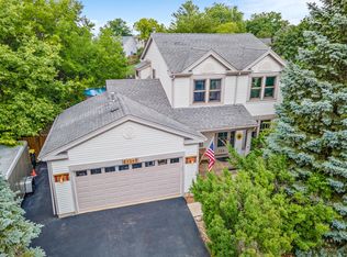 724 Cimarron Dr, Cary, IL 60013