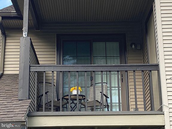 2nd image of 104 Basswood Ct