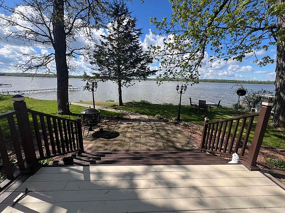 4th image of 169 Golden Dr