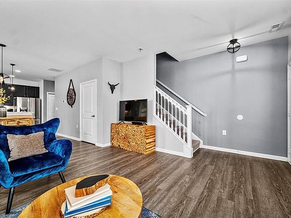 4th image of 1773 Halesworth Ln