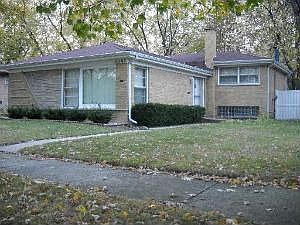 3rd image of 16107 University Ave