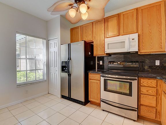 2nd image of 6414 Park Lake Cir #6414
