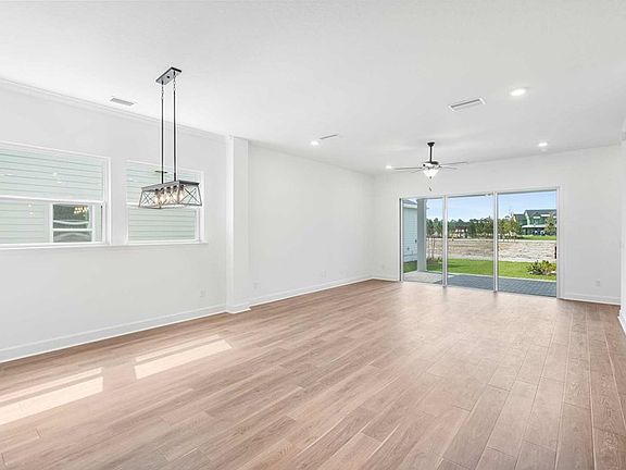 The Euleace - Family Room