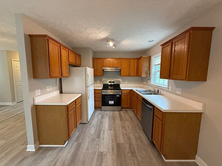 131 Trace Dr — Photo 3