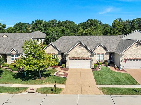 2nd image of 925 Daffodil Ridge Dr