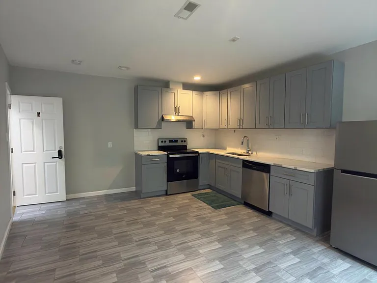 1145 S 10th St #5 — Photo 1