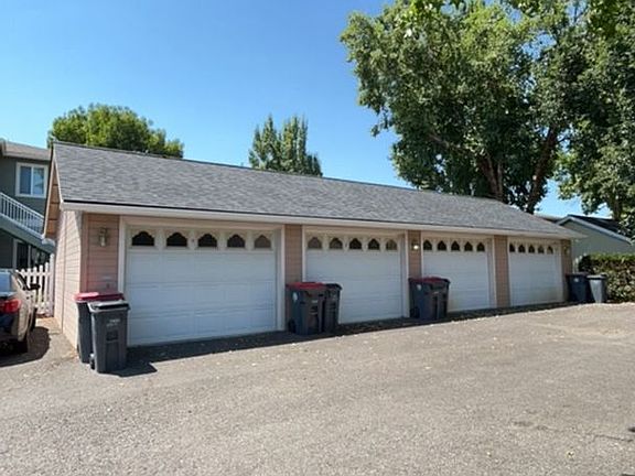 2nd image of 3939 Arrowhead Dr #D