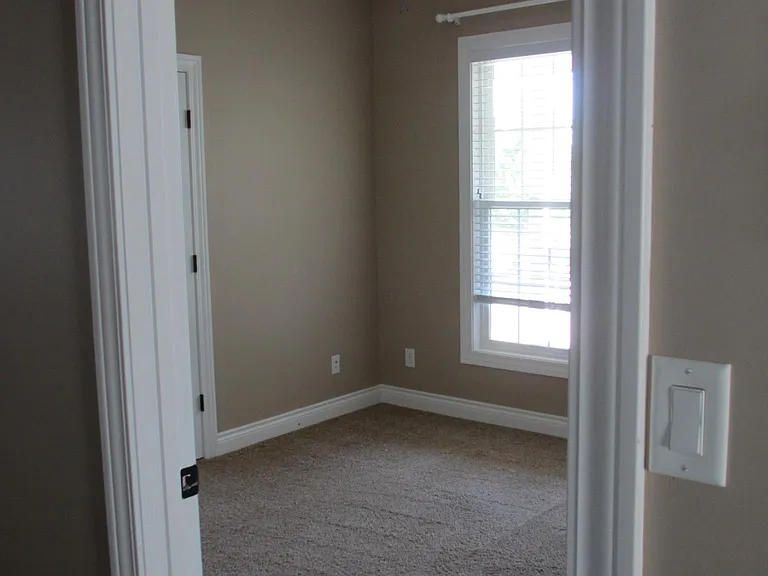 1403 Nottingham Dr — Photo 19