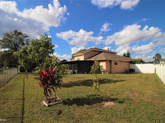 3rd image of 152 Honeywood Dr
