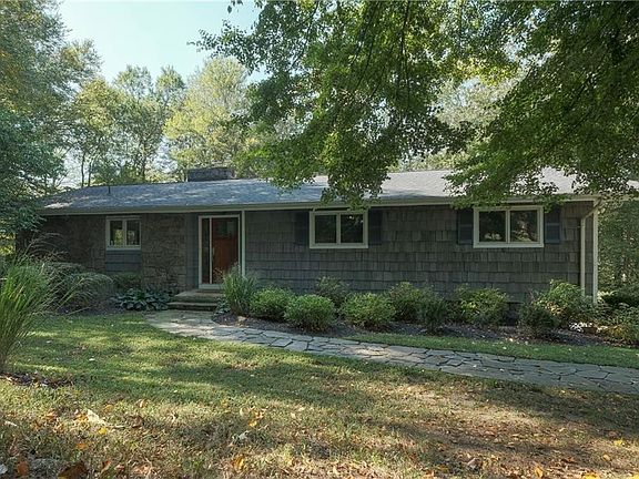 4th image of 19 Briarwood Ln