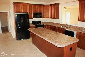 2nd image of 10 Kinsley Ln
