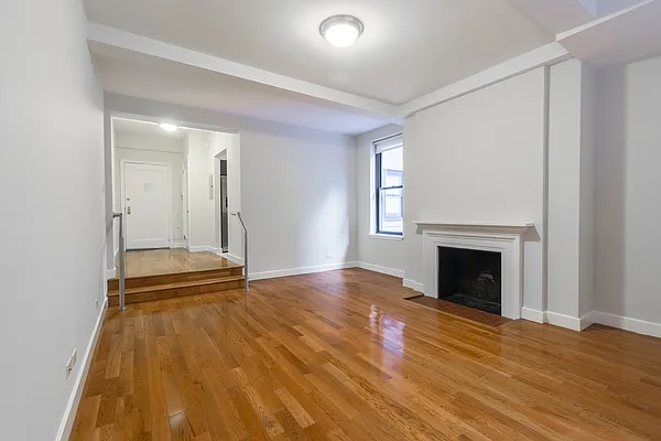 Rented by Stonehenge NYC LLC | media 60