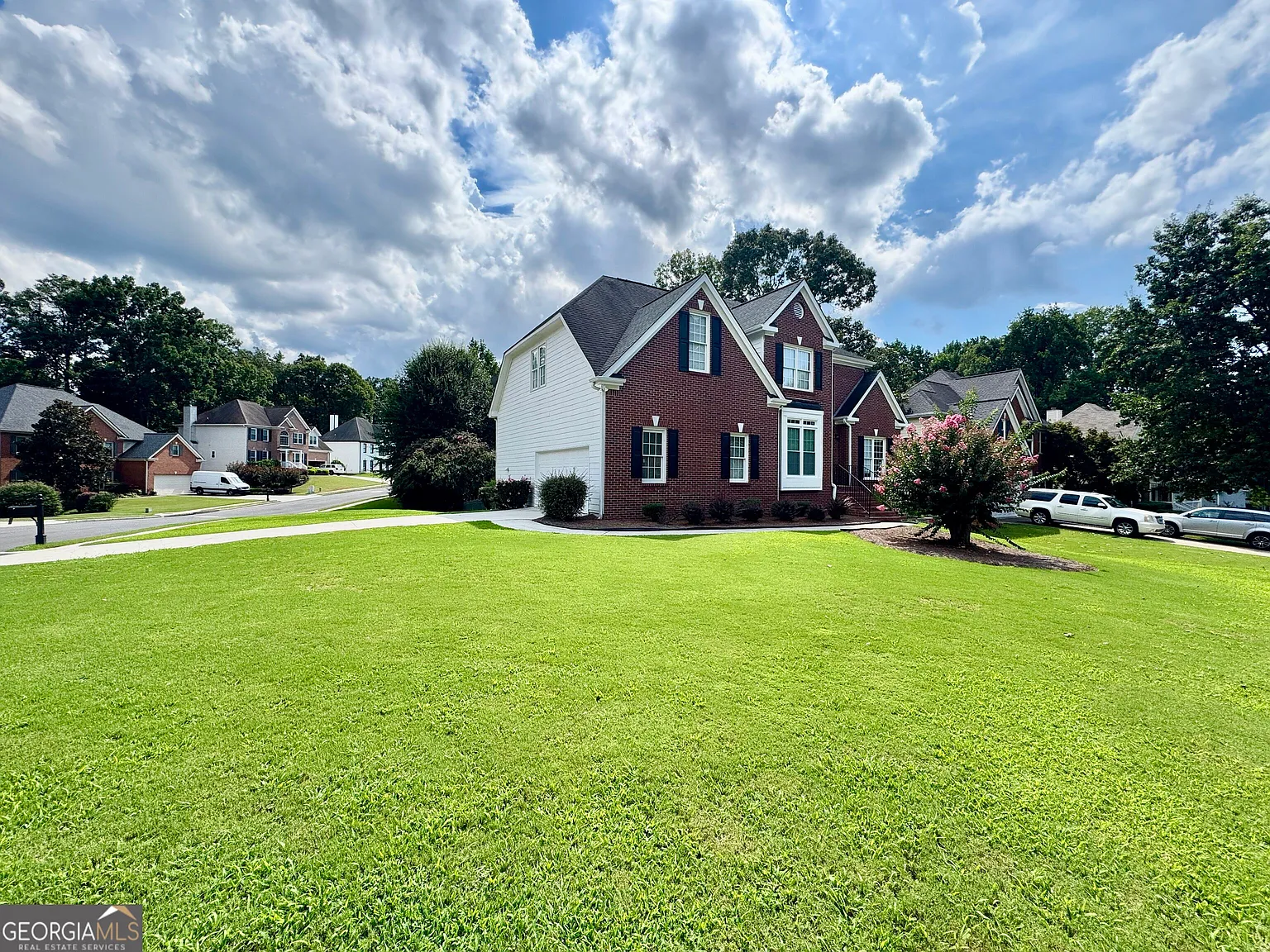 5 bed, 4.0 bath, 3467 sqft, $3,050 — Photo 3