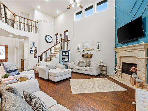 5th image of 1056 Knoxbridge Rd