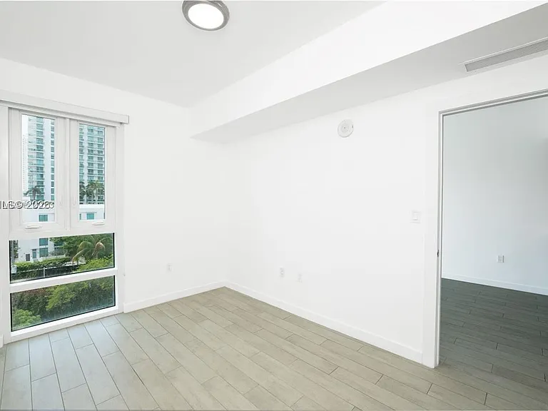 321 NE 26th St #616 — Photo 7