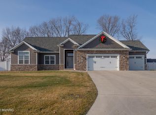 5489 Cypress Bay Dr, Kalamazoo, MI 49009