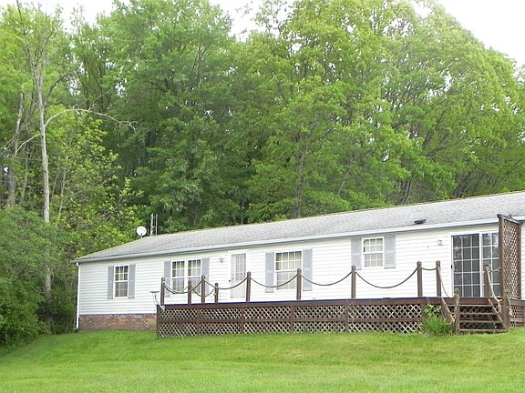 4th image of 1052 Oak Ln